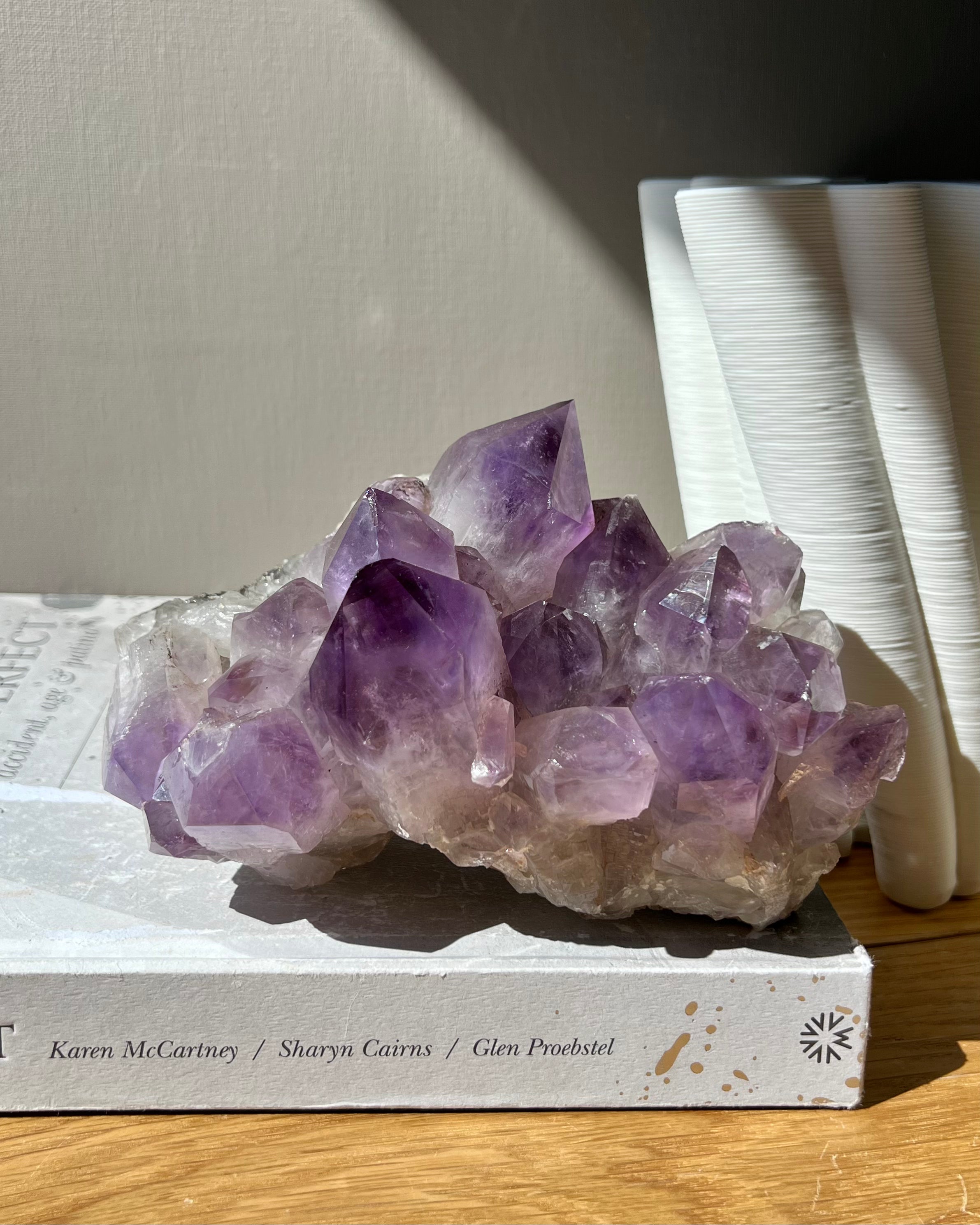 4Kilo Big Cluster of Amethyst Crystals from Bolivia