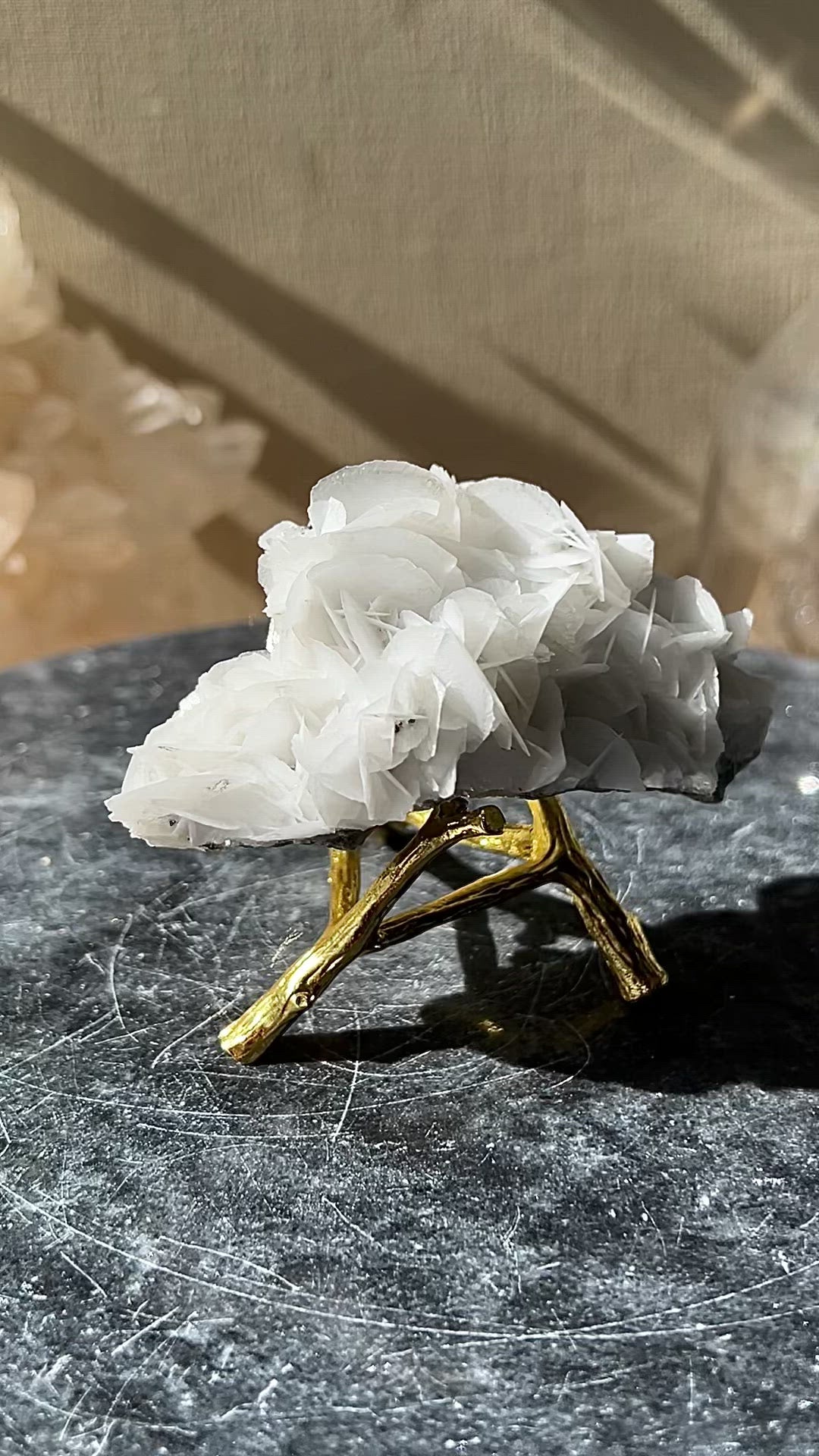 [Fleur] Elegant Rose Calcite on Stand