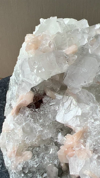[Lily] Apophyllite w Stilbite