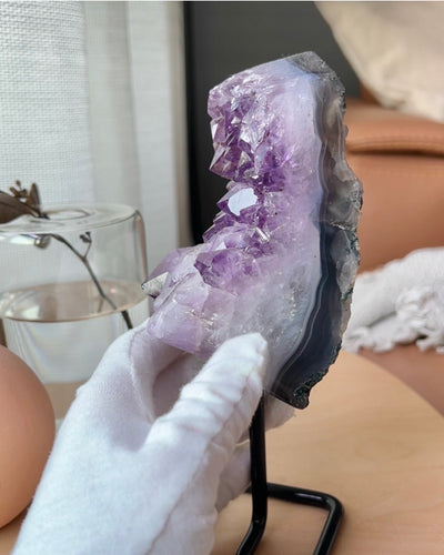 [Gaile] Amethyst Full Polished On Stand