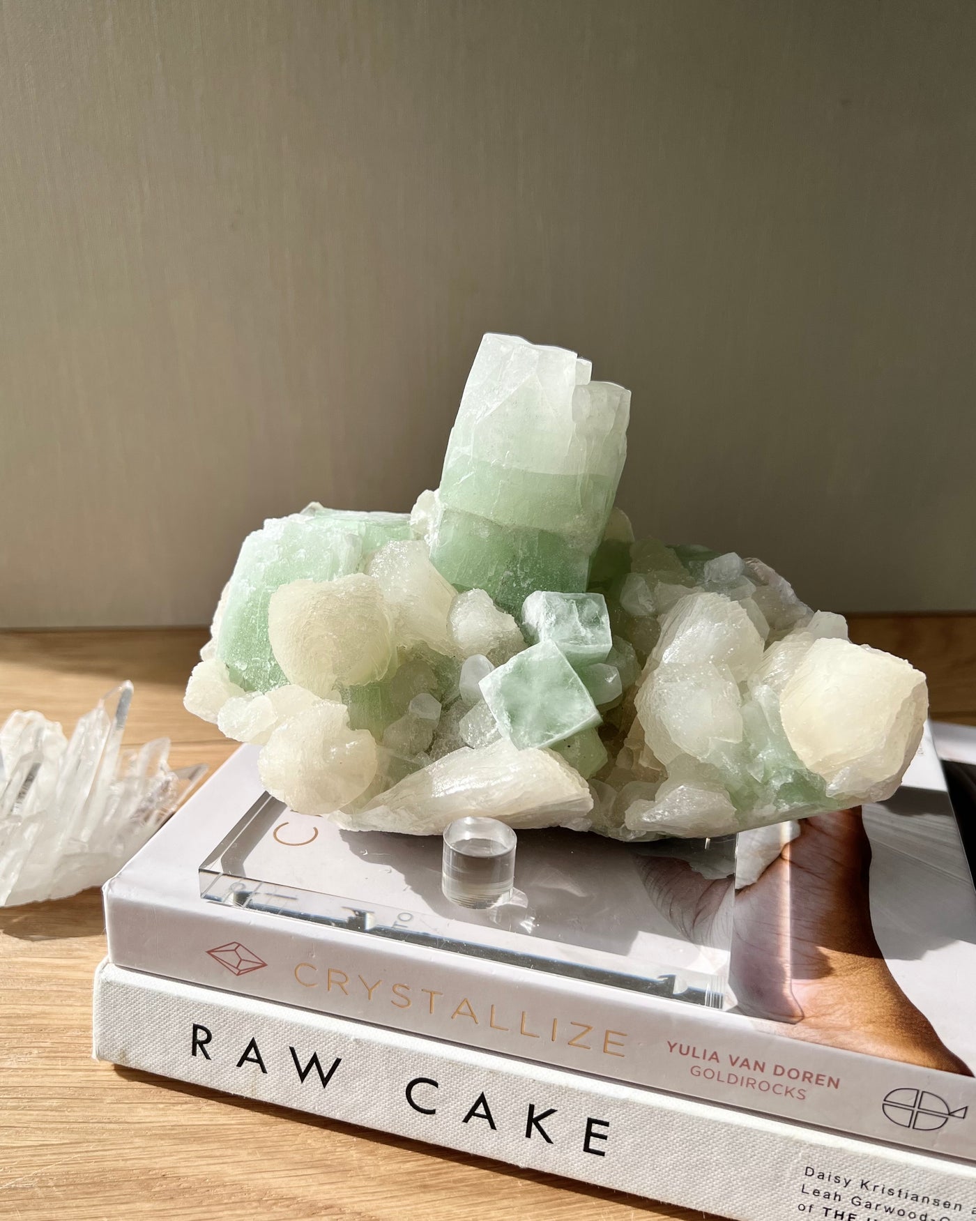 [Serenity] Green Apophyllite & Cream Stilbite