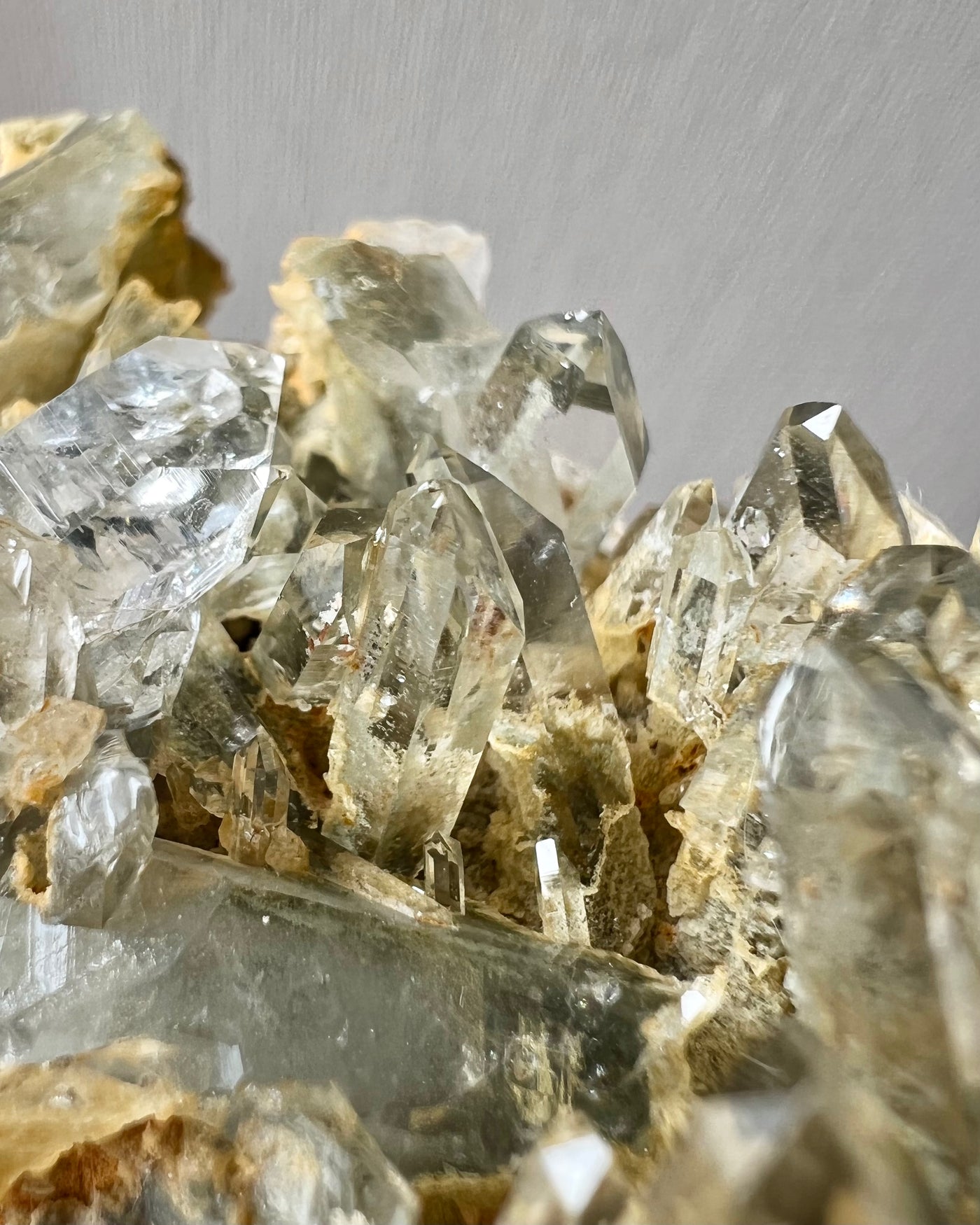 Chlorite Included Quartz Cluster