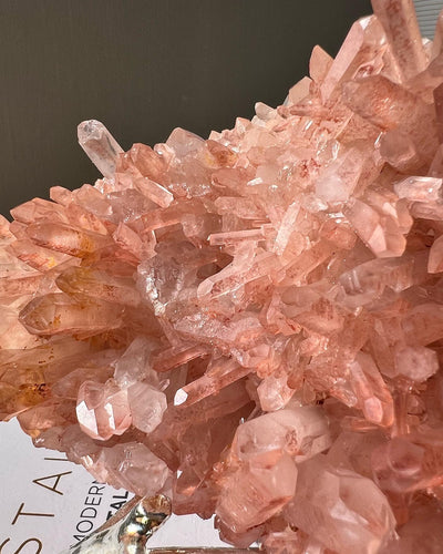 [Hydrangea] Red Pink Quartz Cluster