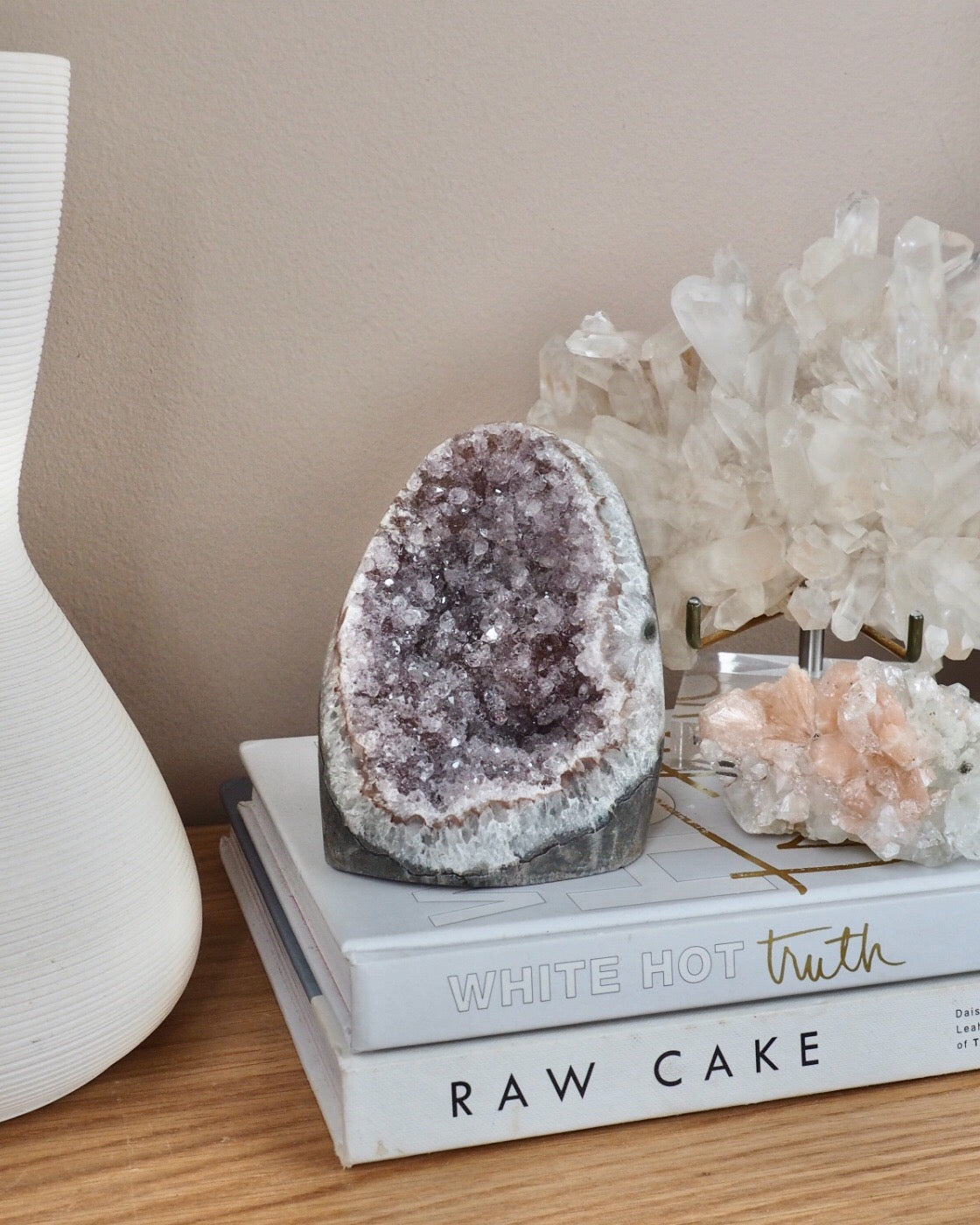 [Dandelion] Polished Amethyst Geode