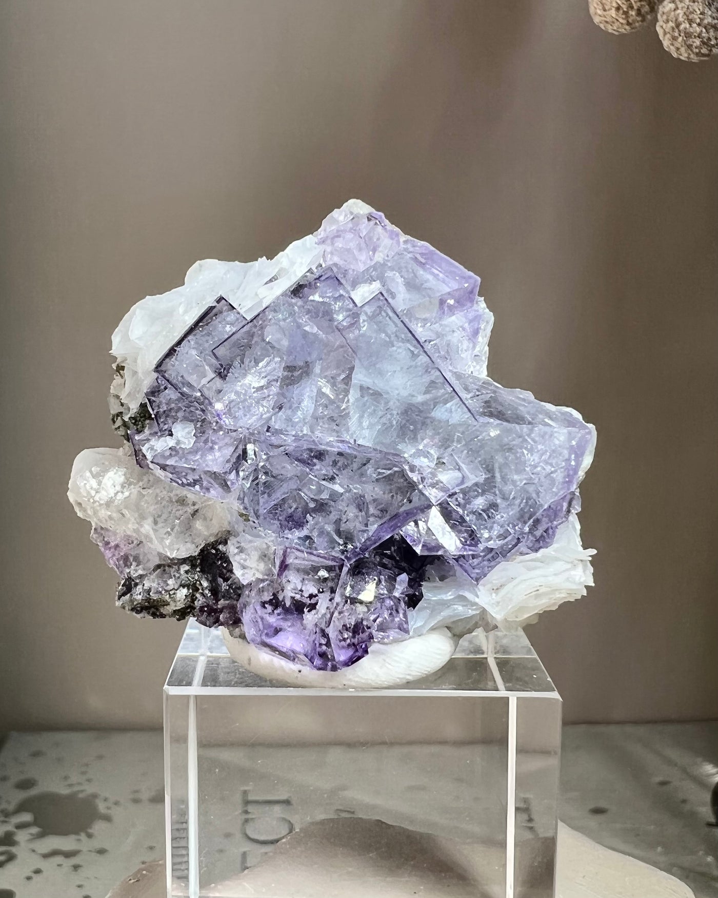 Blue Purple Fluorite w Calcite Flowers (YGX)