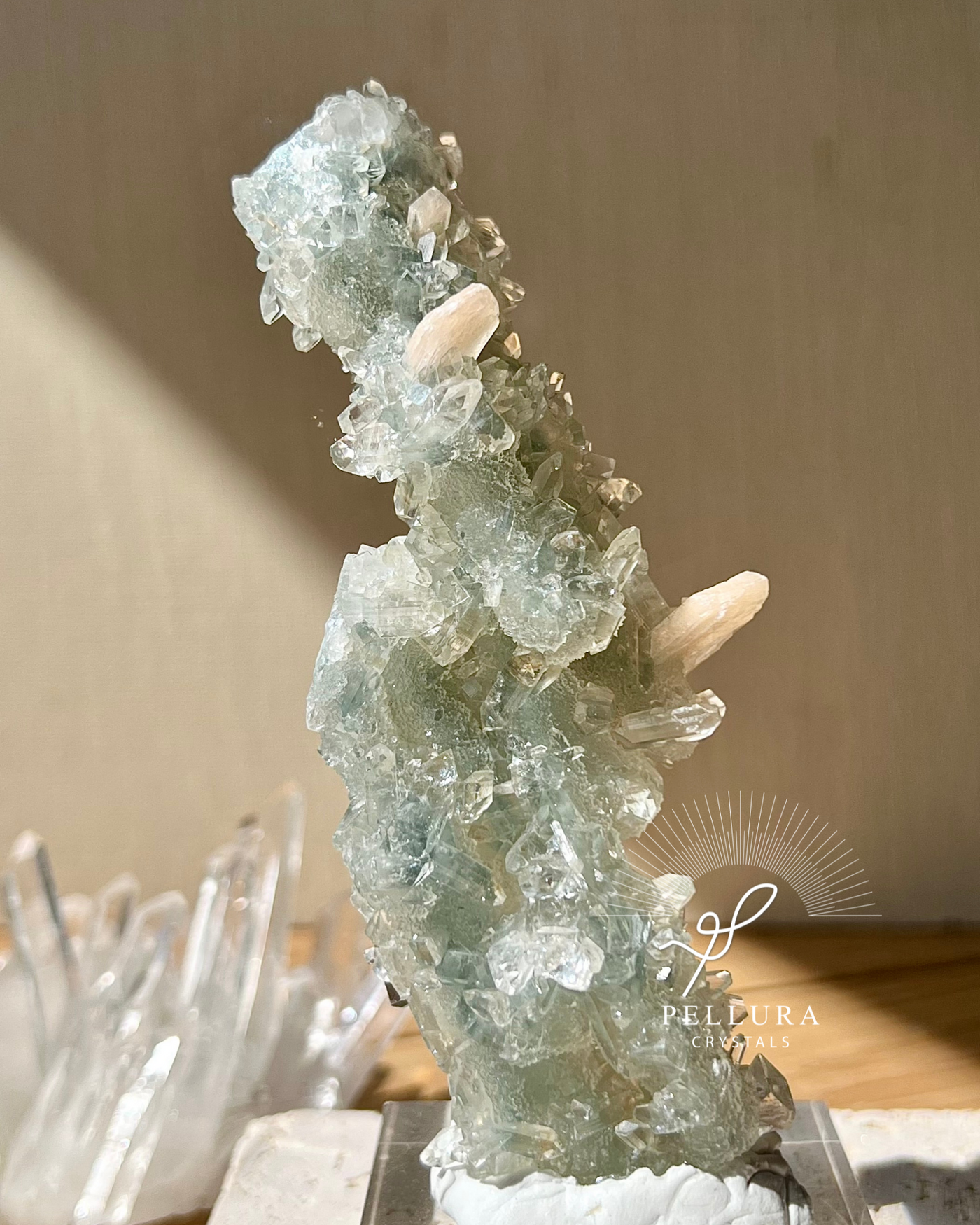 [Rhone] Apophyllite Stilbite Chalcedony Stalactite