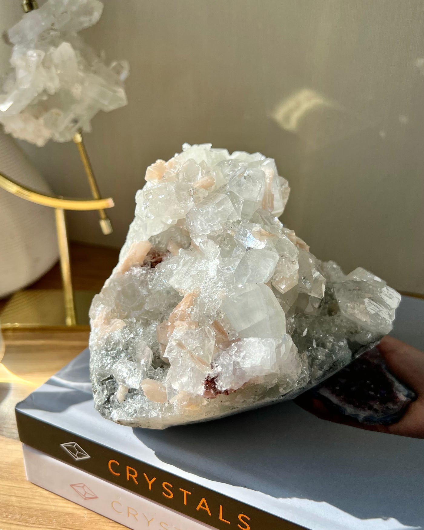 [Lily] Apophyllite w Stilbite